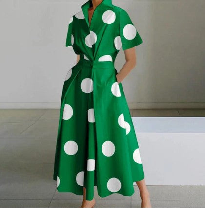 Damen grünes gepunktetes Maxikleid kurzarm