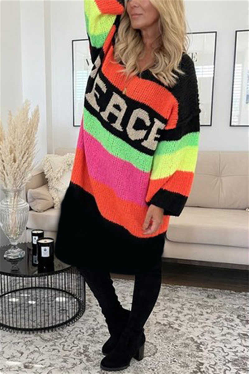 Gestrickter Pullover mit Peace-Regenbogen-Motiv