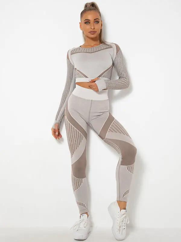 Nahtloses Yoga-Sportset mit eng gestreifter Langarmhose und schnelltrocknendem Material