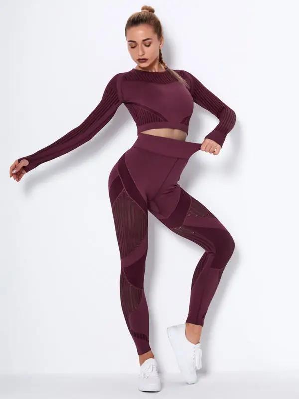 Nahtloses Yoga-Sportset mit eng gestreifter Langarmhose und schnelltrocknendem Material