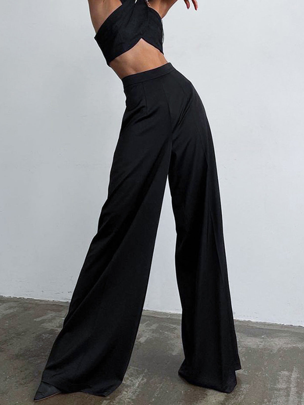 Weit geschnittene Satin-Hose im Oversized-Look