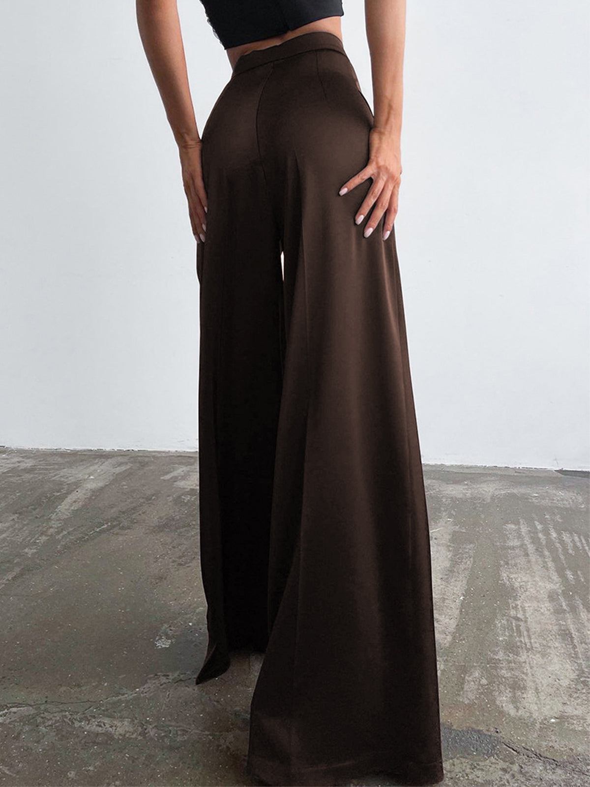Weit geschnittene Satin-Hose im Oversized-Look