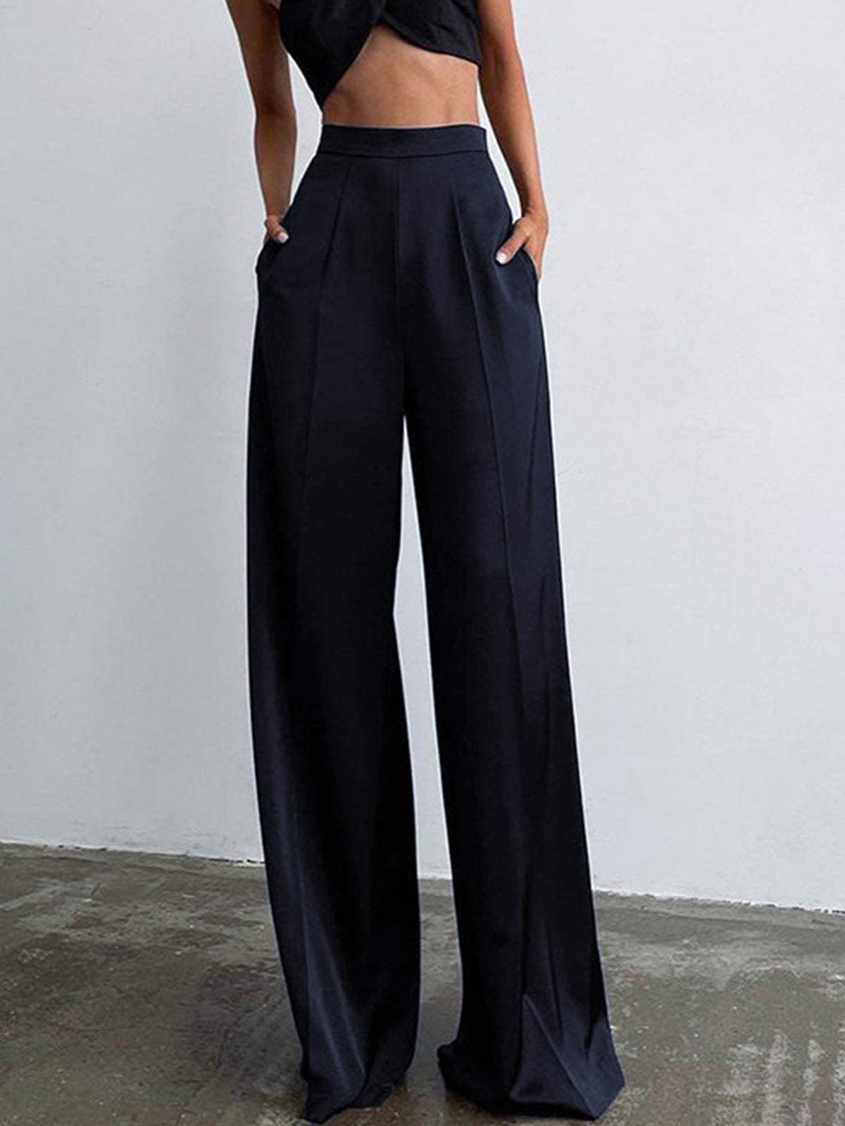 Weit geschnittene Satin-Hose im Oversized-Look