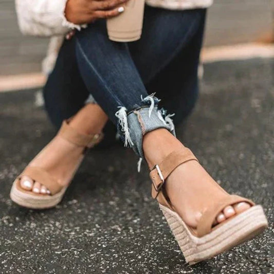 Bequeme Schuhe mit Keilabsatz