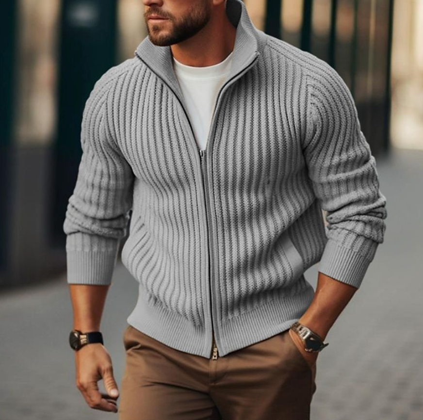 Bequemer und warmer Pullover mit Reißverschluss