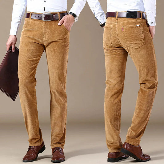 Herren Cordhose im geraden Schnitt