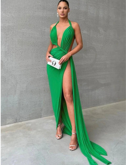 Neckholder-Kleid mit hohem Schlitz