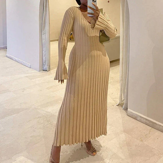 Stylisches Damen-Kleid mit V-ausschnitt